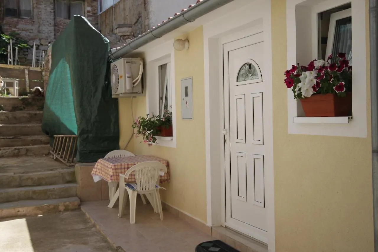Apartments By The Sea Mali Lošinj